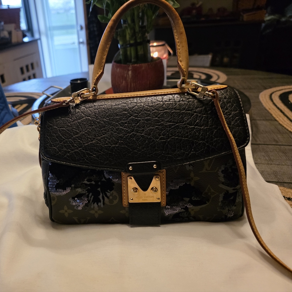 RARE LOUIS VUTTION RARE COLLECTION